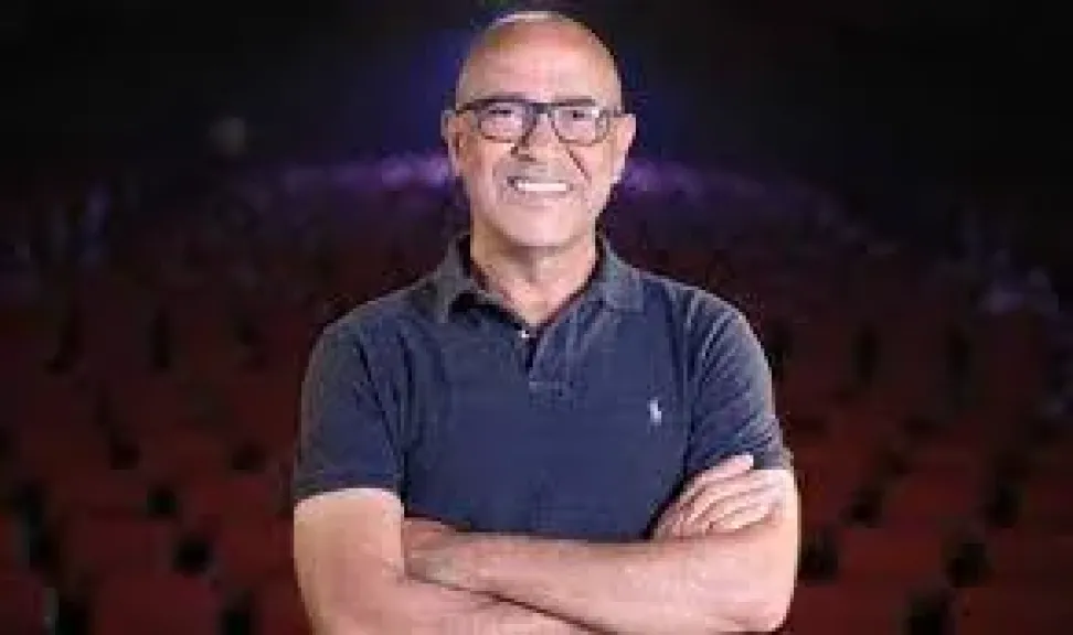 مهرجان المسرح المصري.. أشرف عبد الباقي: بدأت من المسرح المدرسي.. وأهدي التكريم لزوجتي