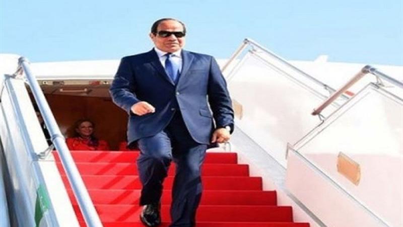 الرئيس السيسي يعود إلى أرض الوطن بعد مشاركته في القمة العربية بالجزائر