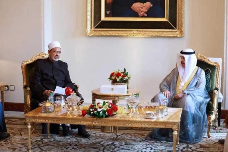 شيخ الأزهر يناقش مع المجلس الأعلى للشئون الإسلامي البحريني تطبيق الحوار بين العلماء المسلمين