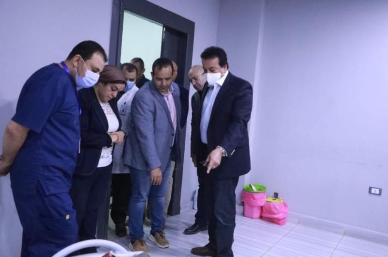 وزير الصحة يزور مستشفى بني سويف التخصصي ويوجه بتفعيل العيادات المسائية بانتظام