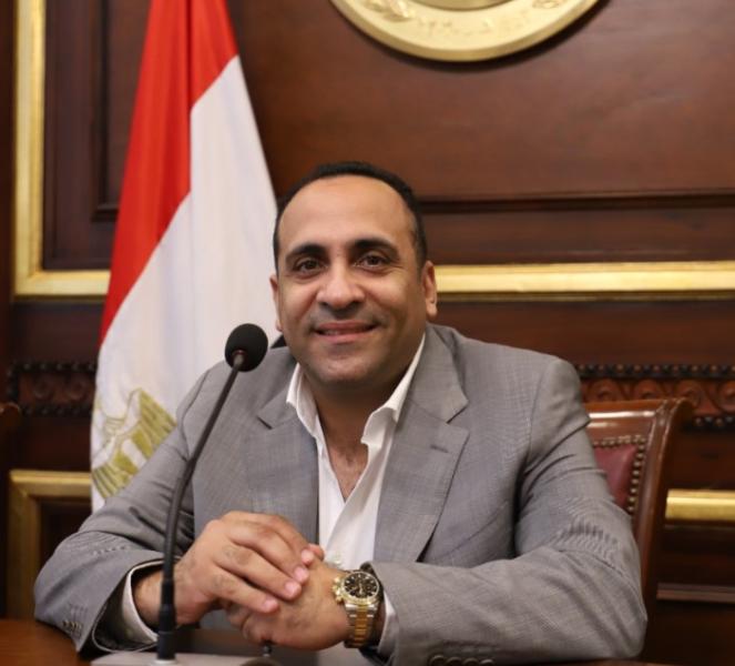 نسيم: الشعب المصري بجميع طوائفه ضرب المثل الرائع في الالتفاف حول القيادة السياسية