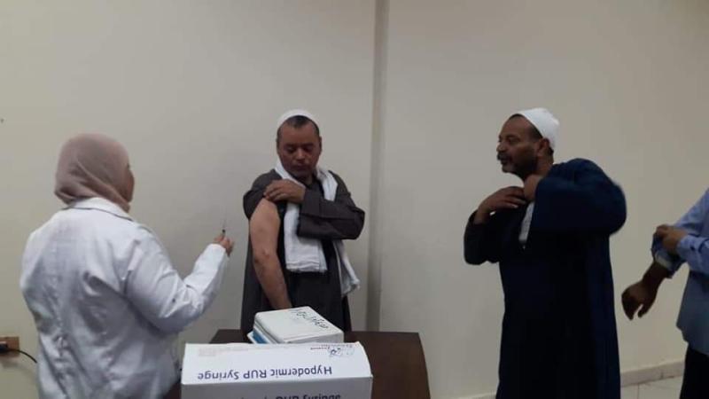حملات توعية وتطعيم ضد فيروس B بالوحدة المحلية لمركز بني مزار في المنيا 