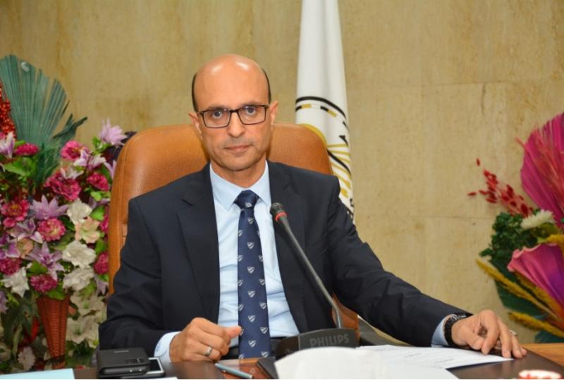 رئيس جامعة أسيوط يصدر قرارات تجديد وتعيينات لعدد من الوكلاء ورؤساء الأقسام بمختلف الكليات