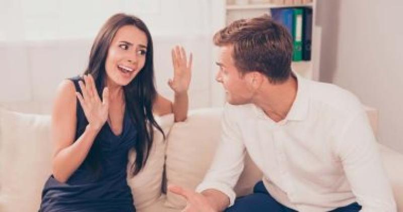 6 سلوكيات لو ظهرت من شريك حياتك فهو يتلاعب بك عاطفيا ونفسيًا