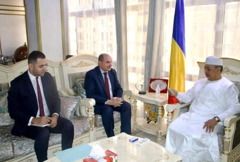اجتماع سفير مصر في نجامينا مع وزير الخارجية التشادي الجديد