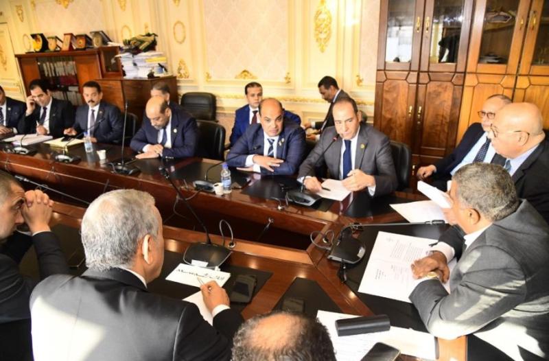 علاء قريطم يطالب باستراتيجية شاملة لتنمية وتطوير الصناعة المصرية