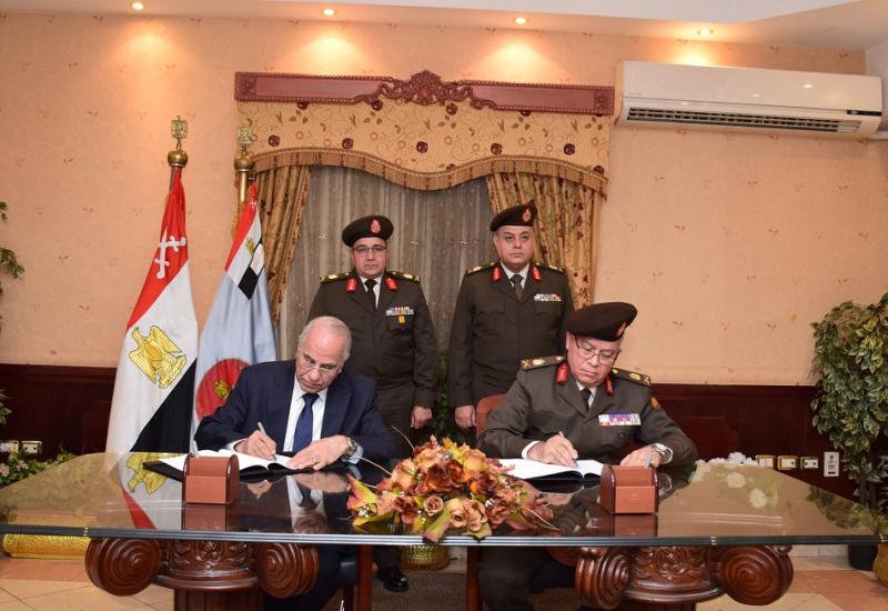 القوات المسلحة توقع عقد تعاون مشترك مع الشركة المصرية للأقمار الصناعية ”نايل سات”