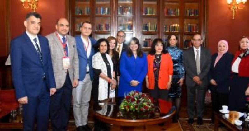 وزيرة الهجرة تعقد لقاء مع عدد من كبار الأطباء المصريين بالخارج لبحث الاستفادة من خبراتهم