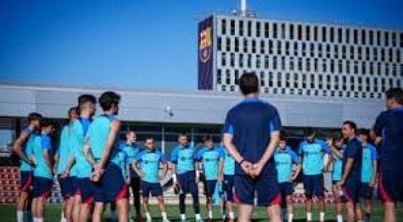 نجم برشلونة يعود للمشاركة في تدريبات بعد تعافيه من الإصابة
