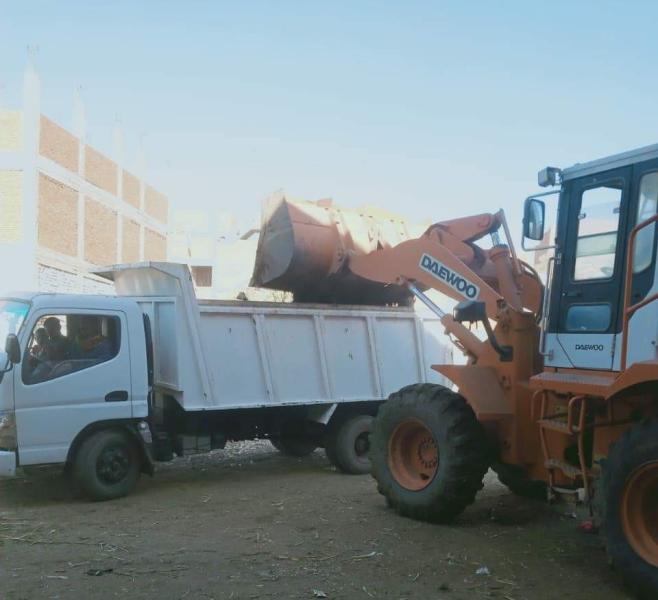 إزالة 158 طن مخلفات من شوارع مركز السنطة بمحافظة الغربية