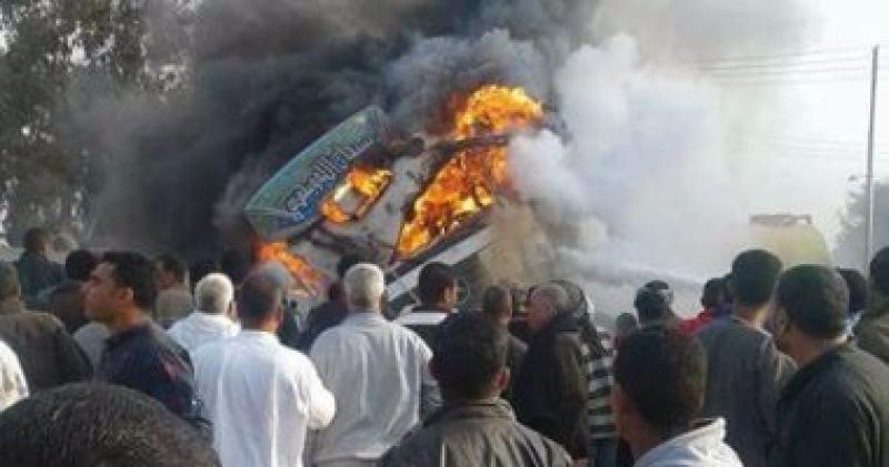 مصرع 3 أشخاص وإصابة 3 آخرين فى حريق سيارة عقب انقلابها بكفر الشيخ