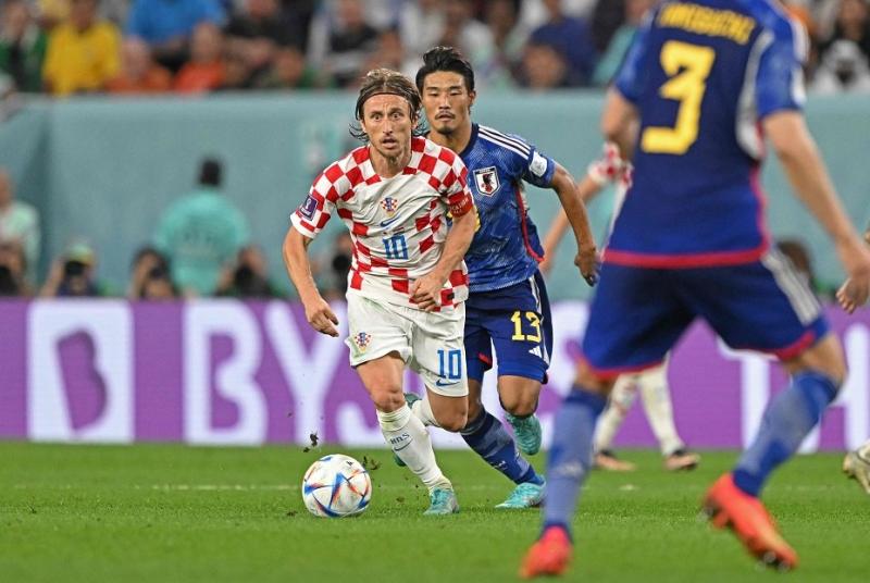 انطلاق الشوط الإضافي الأول من مباراة كرواتيا واليابان
