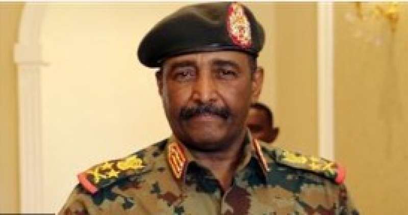 البرهان: ملتزمون بصون الديمقراطية في السودان