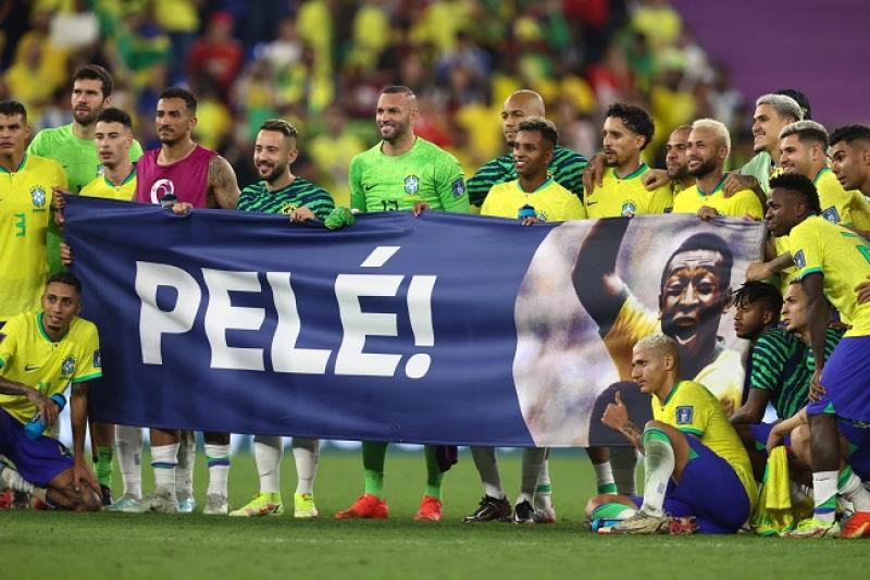 لاعبو البرازيل يدعمون الأسطورة بيليه بعد الفوز على كوريا الجنوبية