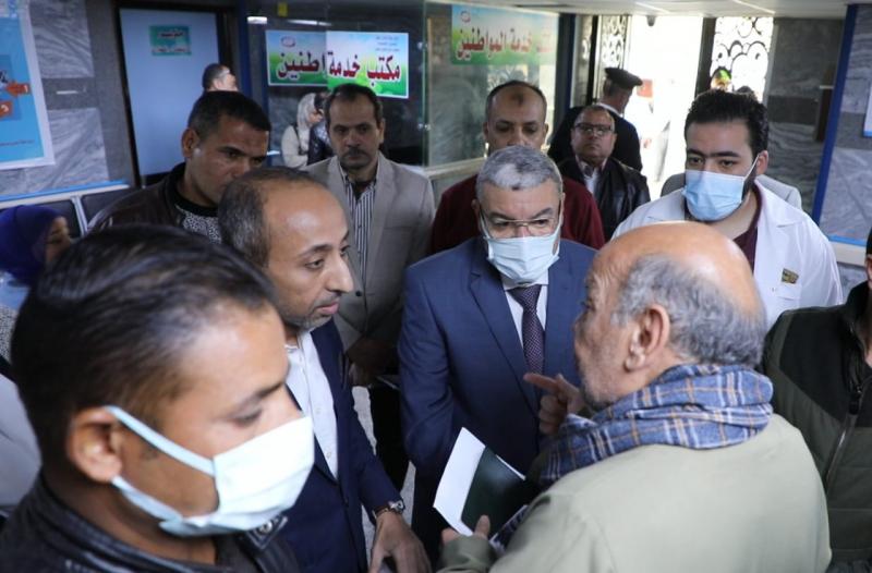 محافظ المنيا يتابع انتظام الخدمة الصحية بمستشفى التأمين الصحي