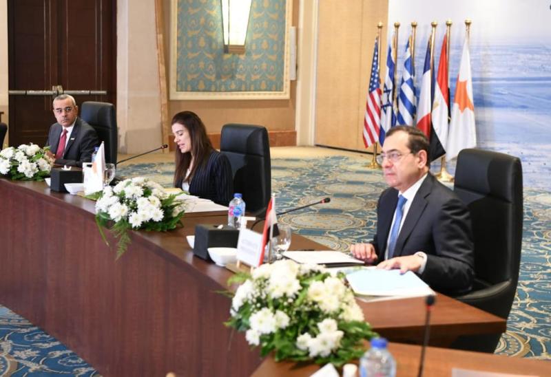 وزير البترول يتسلم رئاسة الدورة القادمة لمنتدى غاز شرق المتوسط