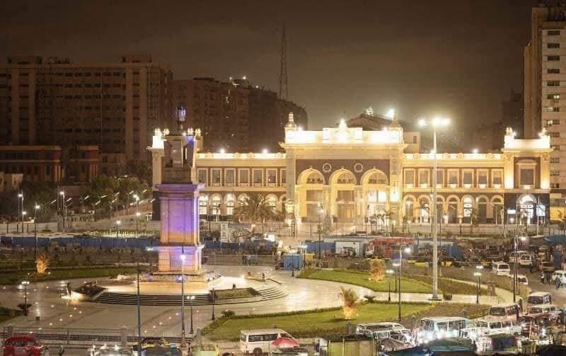 محافظ الإسكندرية: لن نسمح بتواجد إشغالات الباعة الجائلين بالشوارع الجانبية لميدان محطة مصر