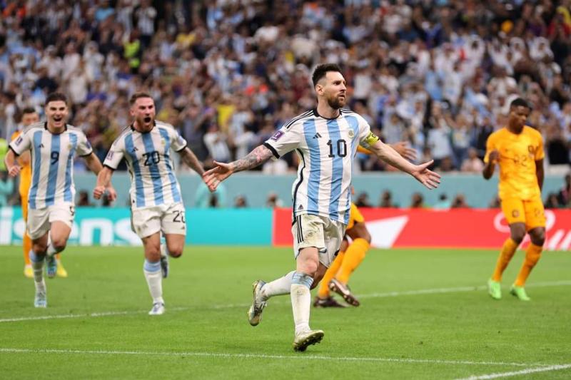 ميسي يقود الأرجنتين إلى مربع الذهب لكأس العالم ويطيح بهولندا بركلات الترجيح