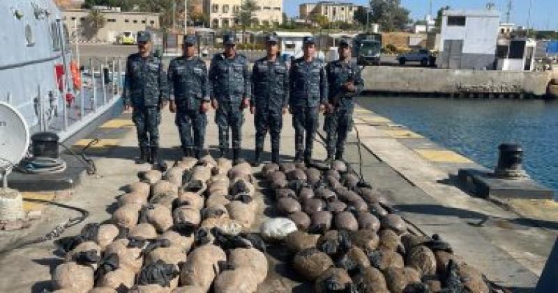 القوات البحرية تحبط محاولة تهريب مواد مخدرة فى نطاق البحر الأحمر