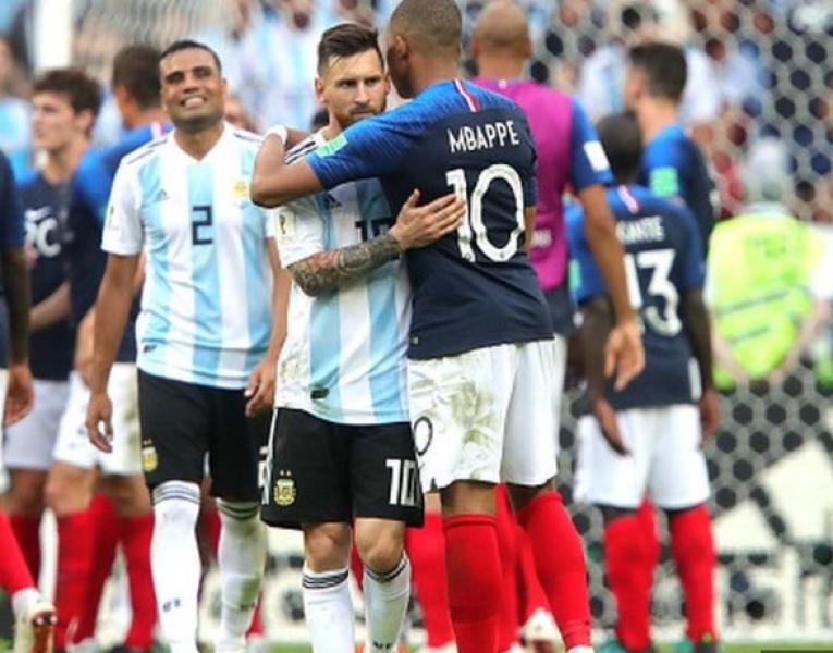 كأس العالم.. انطلاق الشوط الأول من مباراة الأرجنتين وفرنسا