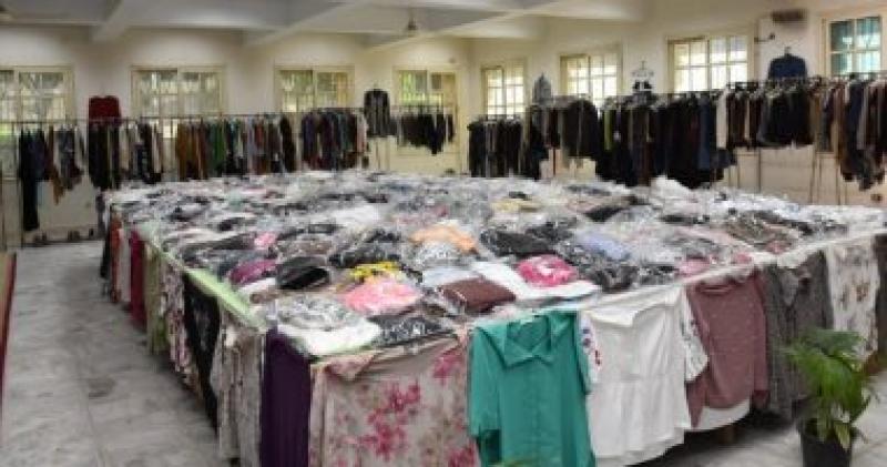 توزيع 15 ألف قطعة ملابس مجانية على طلاب جامعة القاهرة