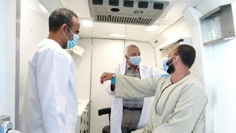 الكشف على 400 حالة في قافلة طبية بجمرك الإسكندرية