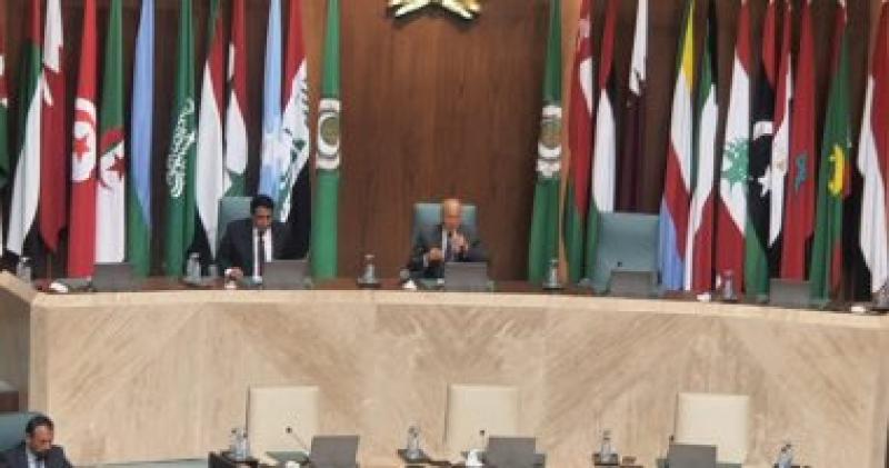 رئيس المجلس الرئاسى الليبى محمد المنفى خلال الاجتماع
