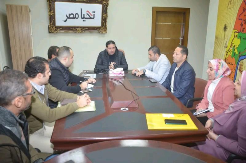 نائب مافظ بنى سويف يعقد اجتماعاً  لمتابعة مستجدات وسير العمل في منظومة ملف تقنين أراضى  الدولة