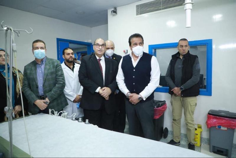وزير الصحة يتفقد مستشفى الطوارئ داخل شبين الكوم التعليمي ( صور)