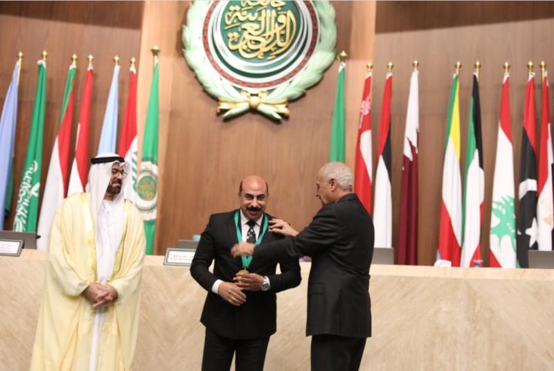 نائبة أسوان تهنئ اللواء أشرف عطية لحصوله على جائزة أفضل محافظ عربى لعام 2021_2022