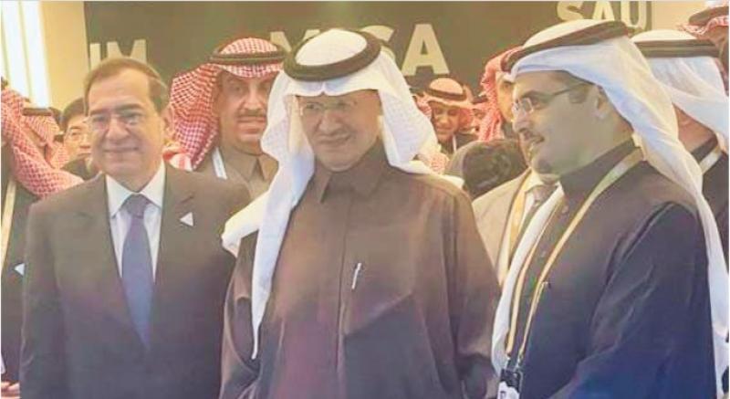 الملا بمصاحبة عدد من الوزراء السعوديين