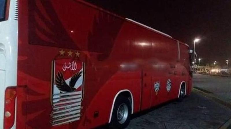 حافلة الأهلى تصل استاد برج العرب لخوض مباراة المصرى فى الدوري
