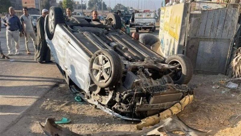 اصابة 3 أشخاص في انقلاب ملاكي بدائري مطاي شمال المنيا