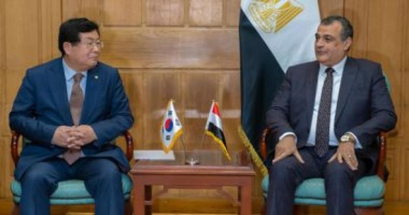 وزير الدولة للإنتاج الحربى يستقبل وفد البرلمان الكورى الجنوبى لبحث التعاون