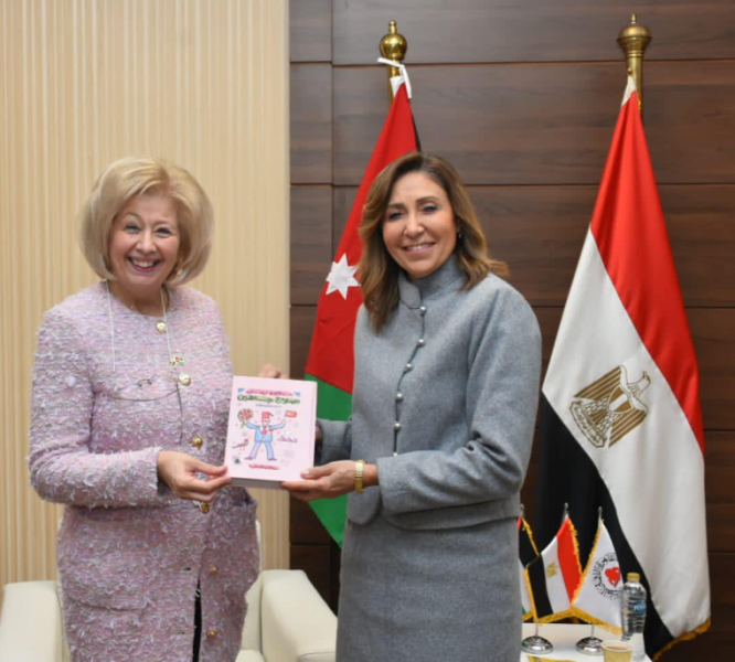 وزيرة الثقافة المصرية تستقبل نظيرتها الأردنية عقب افتتاح معرض القاهرة الدولي للكتاب | صور