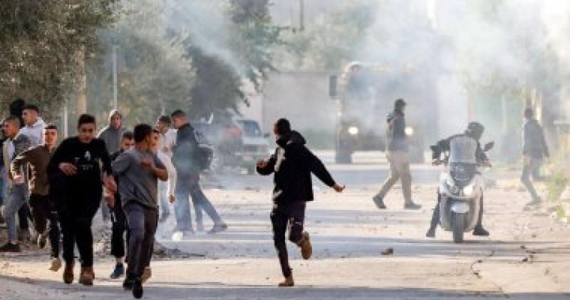 مواجهات بين قوات الاحتلال الإسرائيلى ومواطنين فلسطينيين