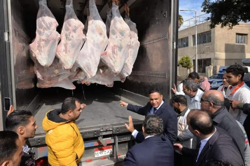 محافظ الدقهلية يدشن مبادرة تخفيض اسعار بيع اللحوم بمنافذ مواطنون ضد الغلاء لتصبح 140 جنيه للكيلو