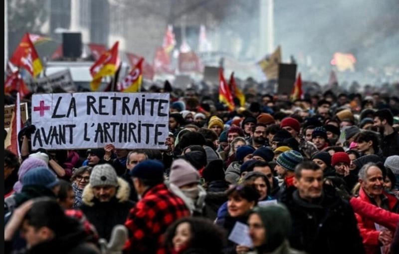إضراب في فرنسا على رفع سن التقاعد يسبب شللا في قطاع الكهرباء