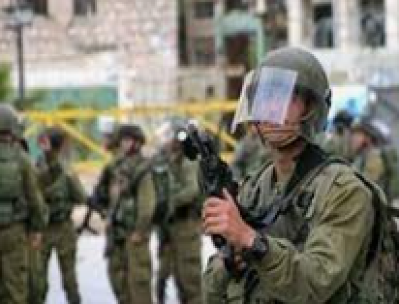 القوات الإسرائيلية تعتقل 18 مواطنا من الضفة الغربية