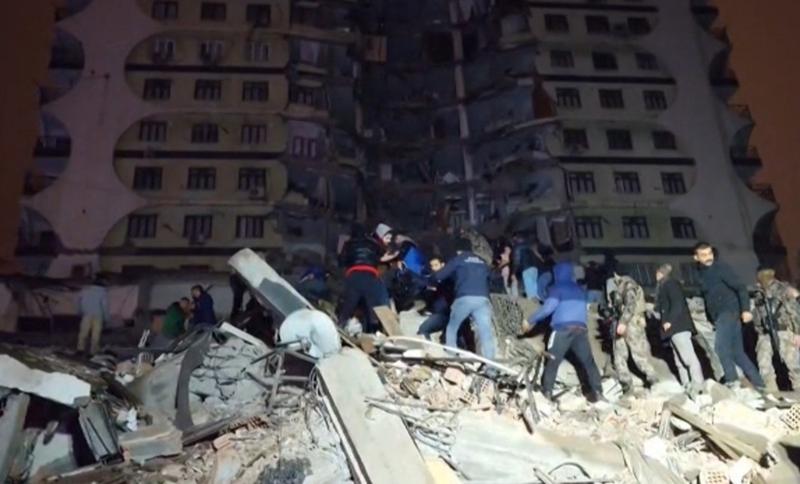 ارتفاع عدد ضحايا الزلزال في سوريا وتركيا إلى 1551 قتيلا