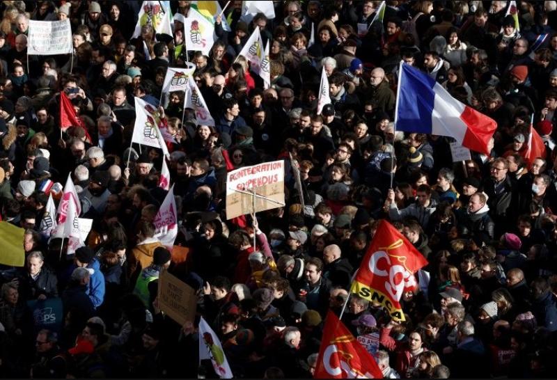 الإضراب العام بفرنسا يتسبب في إلغاء العديد من رحلات القطارات إلى ألمانيا