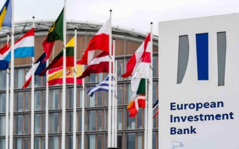 بنك الاستثمار الأوروبي يقدم قرضًا بـ 1.2 مليار يورو إلى إيطاليا لبناء وصيانة طرق سريعة