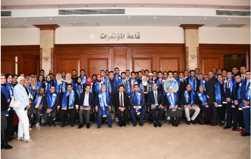 وزير الشباب والرياضة يلتقي أعضاء برلمان شباب مصر بمركز الإبتكار الشبابي والتعلم