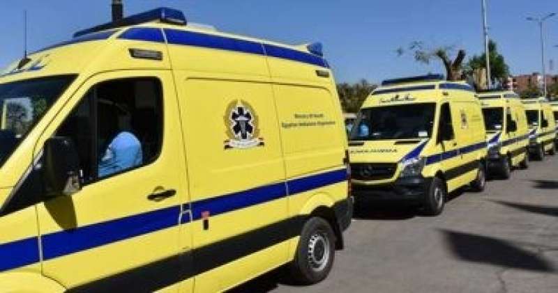 الصحة: الدفع بـ18 سيارة إسعاف لموقع انهيار عقار بمدينة دمنهور فى البحيرة