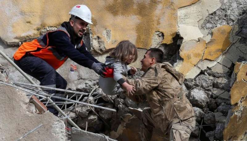 فتح معبر بين تركيا وأرمينيا بعد الزلزال لأول مرة منذ 35 عاما