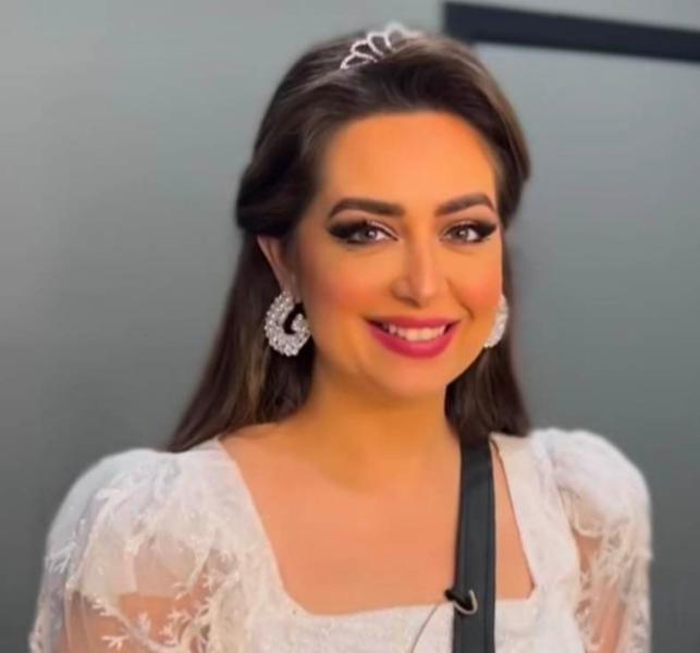 الفنانة هبة مجدي تشارك جمهورها فيديو جديدًا من كواليس مسرحية ”إزاي تخنق جارك”