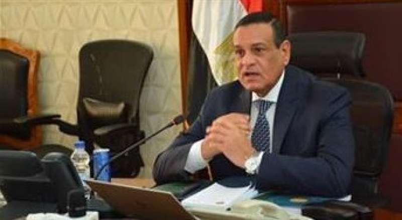 وزير التنمية المحلية يهنئ شيخ الأزهر بمناسبة ذكرى ليلة الإسراء والمعراج