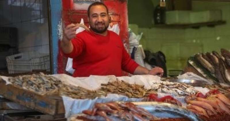 أسعار الأسماك فى الأسواق السبت.. ”البلطى” يبدأ من 56 جنيها للكيلو