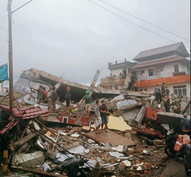 زلزال إندونيسيا