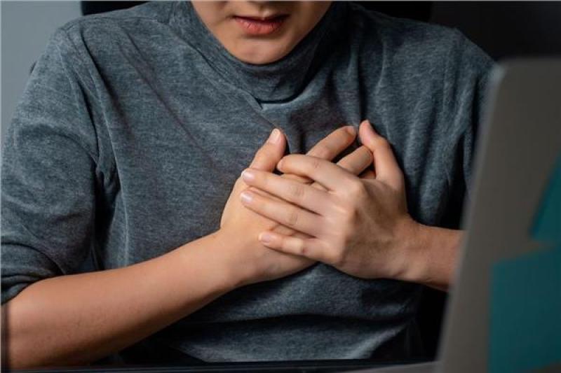 دراسة تُحذر من تأثير الأجهزة التقنية الذكية على مرضى اضطراب القلب